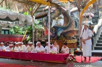 Mangku Pastika harapkan sakralisasi upacara diikuti penyucian diri umat