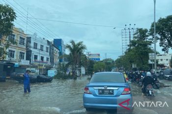 Warga Sumsel diminta waspadai hujan lebat disertai petir