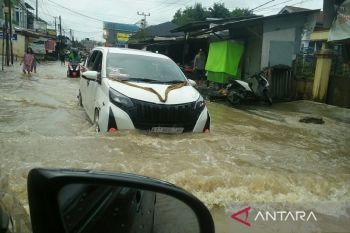 BMKG ingatkan masyarakat waspadai gelombang tinggi di beberapa perairan