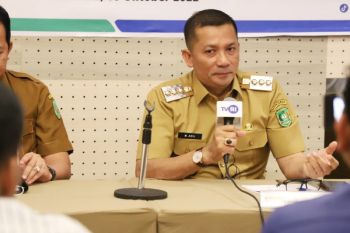 Bupati Meranti : Jangan sampai ada warga miskin ditolak RS