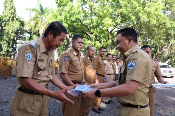 Pemkab Bantaeng minta ASN menjahitkan seragam Korpri di penjahit lokal