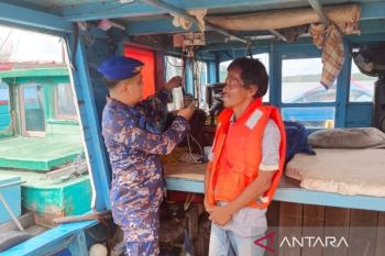 Satpolairud Natuna pastikan setiap kapal dilengkapi alat keselamatan