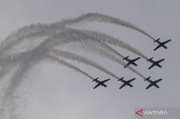 Atraksi Jupiter Aerobatic Team pukau Penonton F1 Powerboat Danau Toba