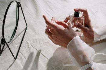 Waspadai risiko paparan bahan kimia pada parfum