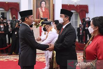Presiden Jokowi minta Hendrar Prihadi untuk percepat "e-catalog" LKPP