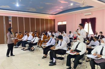 Polisi ajak mahasiswa di Palangka Raya tertib berlalu lintas