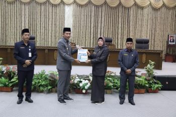 Bupati  Barut sampaikan rancangan KUA PPAS 2023