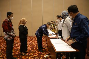 Disdukcapil Sleman membuka posyan dokumen kependudukan di kelurahan
