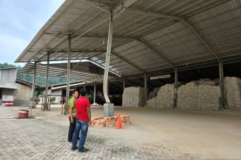 PLN UP3 Solok kunjungi pelanggan besar untuk maksimalkan 'customer focused'