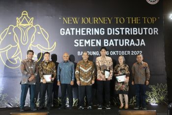 Semen Baturaja gelar Gathering Distributor 2022 apresiasi tiga distributor terbaik