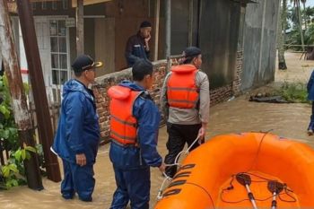 Warga diminta waspadai banjir dan longsor