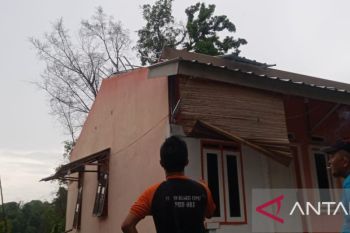 Puluhan rumah warga di OKU rusak berat diterjang  puting beliung