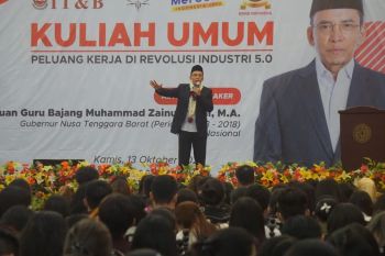 Isi kuliah umum di IT&amp;B Medan, TGB sebut saat ini masanya era kolaborasi