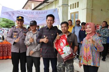 Bupati Barito Utara bantu 285 paket sembako untuk masyarakat
