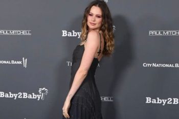 Pascaselingkuh Adam Levine, Behati muncul di medsos