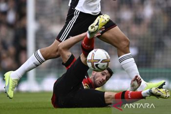 Juve dilaporkan siap datangkan bek Bournemouth Senesi secara cuma-cuma