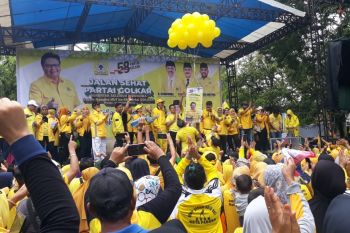 GOR Haji Agus Salim menguning saat perayaan HUT Golkar ke-58