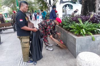 Yogyakarta dan ormas menggelar Bakti "Mas Jo" bersihkan Malioboro