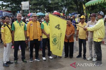 Bupati Murung Raya jalan sehat bersama ribuan warga Puruk Cahu