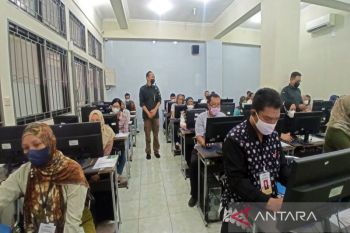 Bawaslu Surakarta menggelar tes tertulis calon anggota panwaslu kecamatan