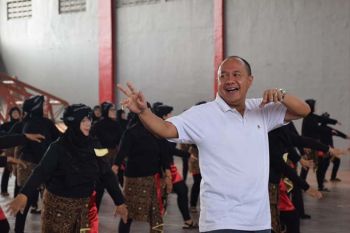 Wabup Banyumas ajak generasi muda melestarikan tari Cipat-Cipit