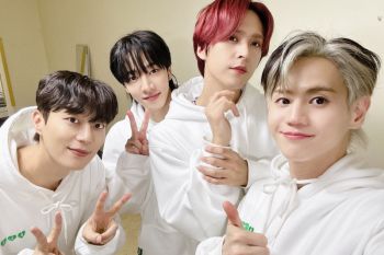 K-pop Highlight "comeback"