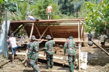Kodim 1402 Polewali Mandar kerahkan personel bantu warga korban banjir
