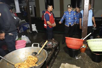 Warga terdampak banjir didata