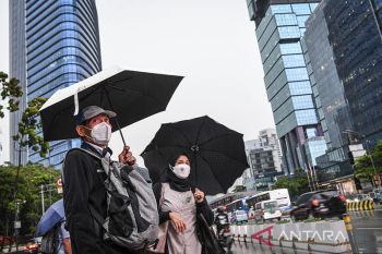 BMKG minta masyarakat waspadai hujan petir wilayah Jakarta