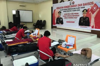 Puluhan jurnalis Batam ikut donor darah sambut HUT Humas Polri ke-71