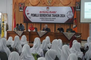 Siswa SMP di Pekalongan belajar pemilu