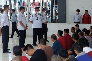 Seribuan warga binaan Lapas Padang jalani tes urine dadakan