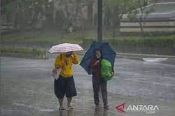Hujan diprakirakan turun di sebagian besar kota besar Indonesia