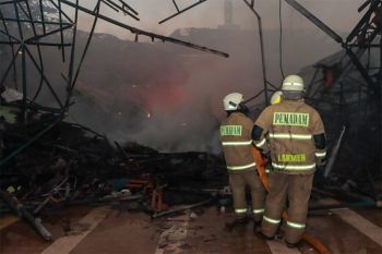Kubah Masjid Raya Jakarta Islamic Center yang ambruk punya 12 kipas seberat 1 ton