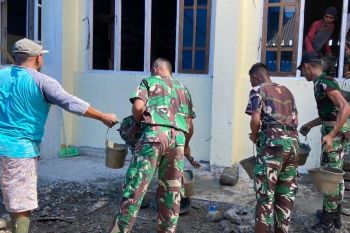 Kodim 1715/Yahukimo bantu renovasi Gereja Bethel Indonesia di Dekai