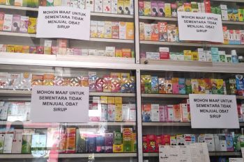 Bantaeng kerahkan tenaga surveilans sosialisasikan penghentikan obat sirop