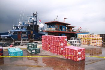 Bea Cukai bersama TNI AL tangkap kapal bermuatan minuman keras ilegal