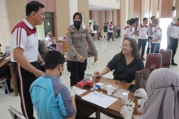 Polda Lampung gelar Bakti Sosial donor darah sambut HUT Humas Polri Ke 71
