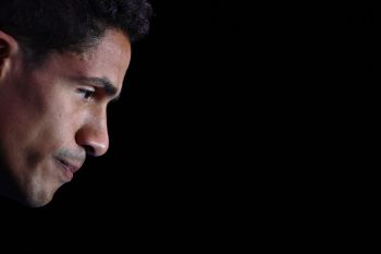 Menangis karena cidera, Ten Hag janji update terus situasi Varane