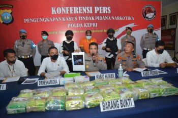 Polda Kepri kejar pelaku lain kasus penyelundupan 26,6 kg sabu-sabu asal Malaysia