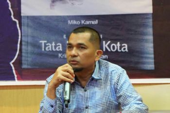 Ketua Peradi Padang Miko Kamal minta Kapolda baru naikkan moral polisi