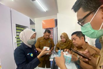 Dikes Lobar lakukan pemantauan ketersediaan obat sirup di Gerung