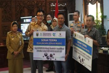PLTU Batang berikan dukungan modal usaha untuk UMKM
