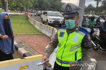 Nekat terobos Istana Merdeka bawa senjata, seorang wanita diamankan