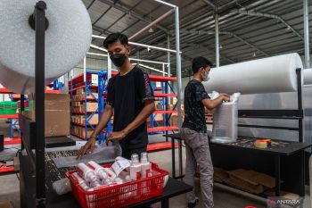 Diskominfo  Jateng dampingi pelaku UKM produksi kudapan berbahan lokal