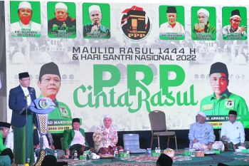 Mardiono minta kader PPP selalu dekat dengan ulama dan pesantren