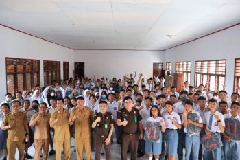 Kejati Sulut mengingatkan siswa bijak gunakan media sosial