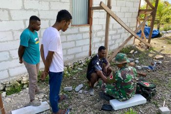 Satgas TMMD Kodim Biak Numfor lakukan pemeriksaan kesehatan warga