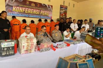 Kemarin polisi umumkan penangkapan komplotan pembuat uang palsu