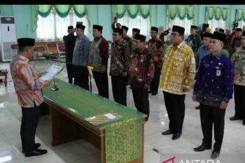 Tingkatkan pelayanan publik, Kakanwil Kemenag Sumsel mutasi 14 pejabat